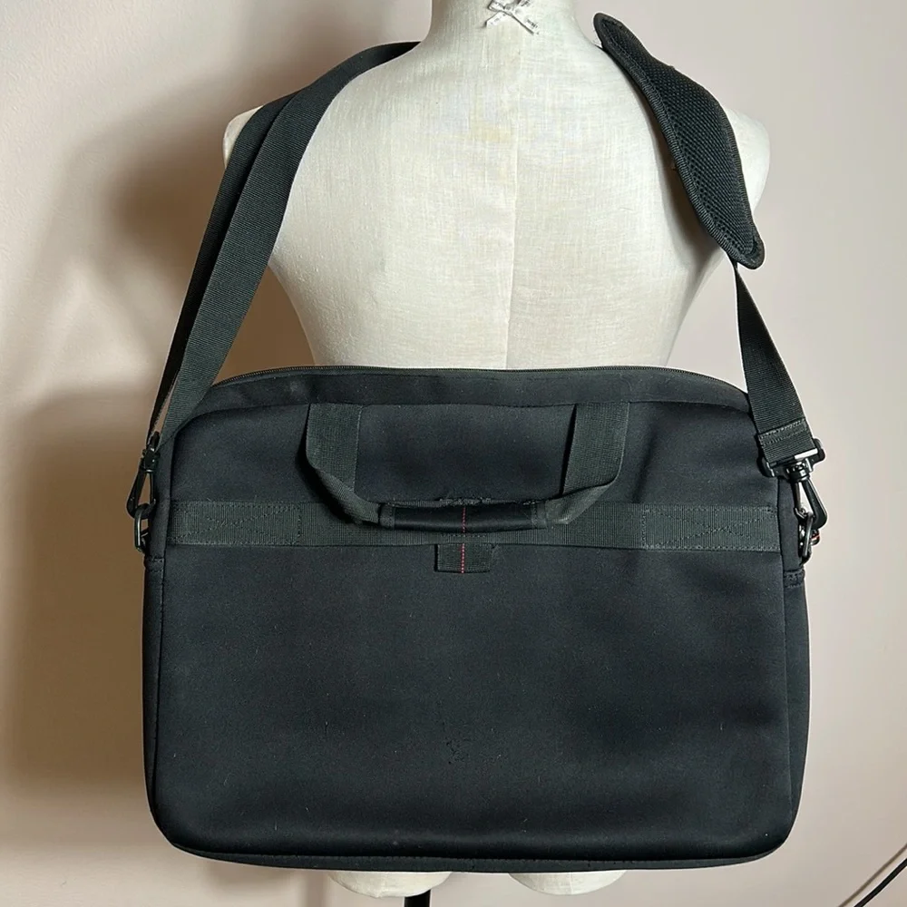 Samsonite Large Laptop Messenger Computer Bag with adjustable strap